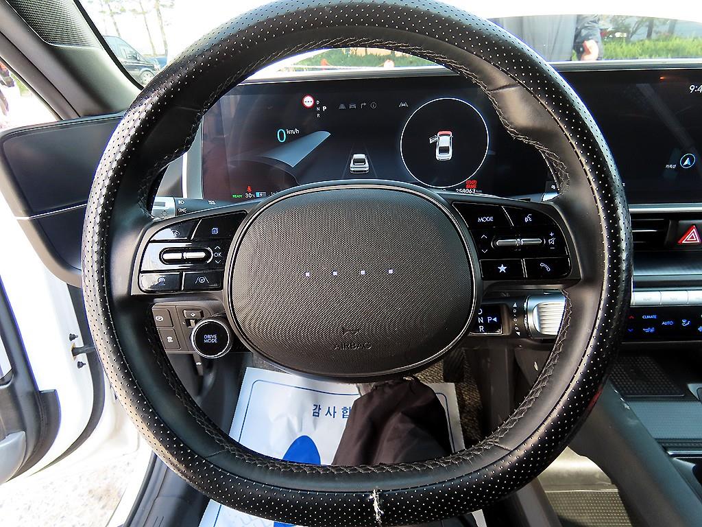 HYUNDAI Ioniq 6 - Vista 8