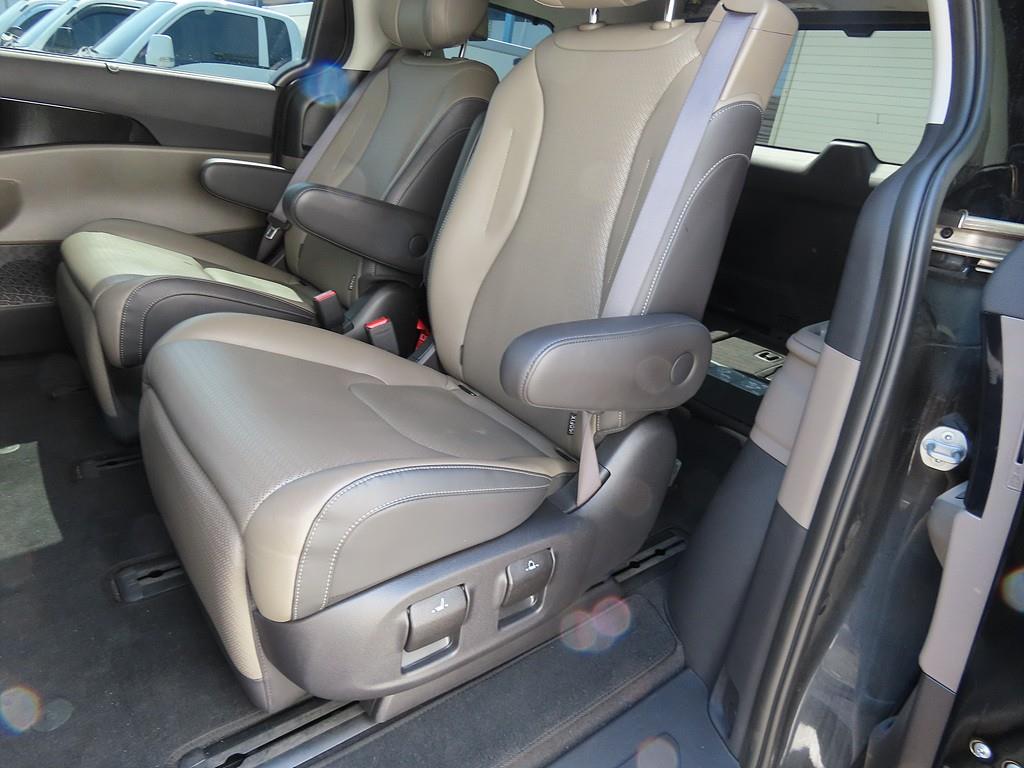 KIA Carnival - Vista 8