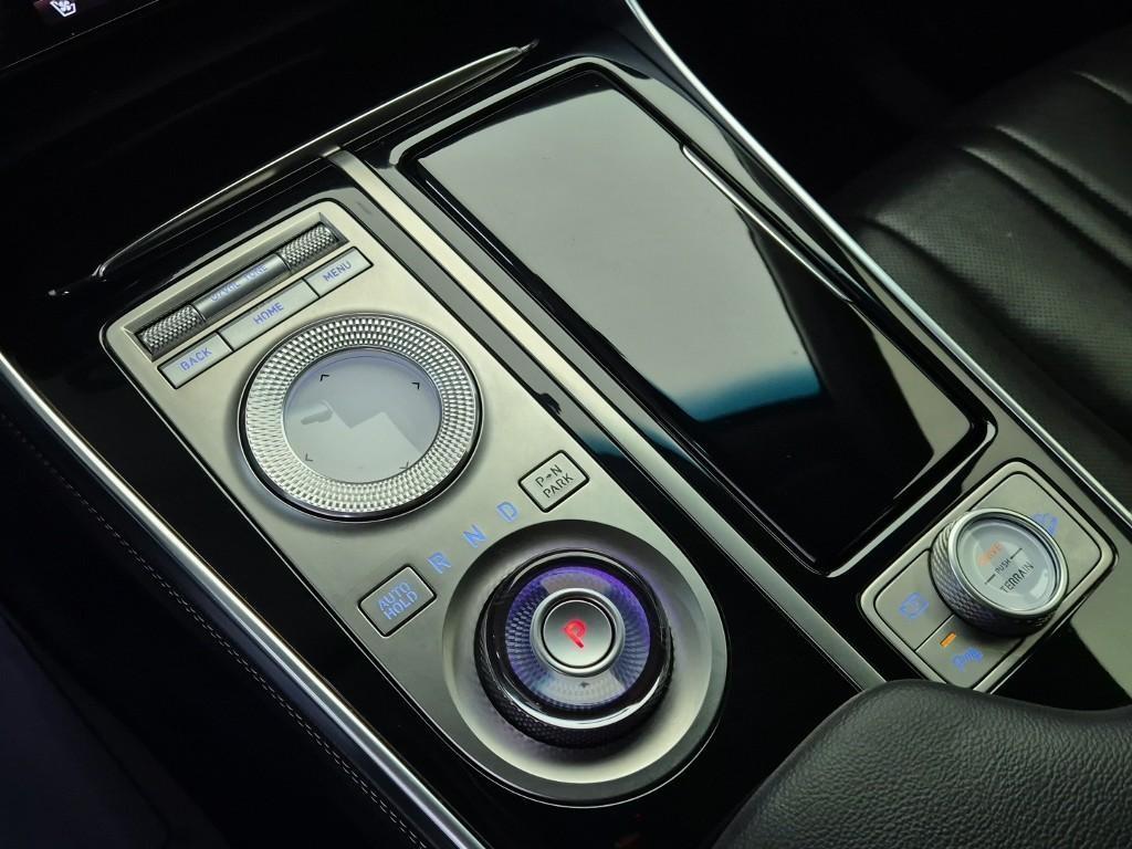 Genesis GV80 - Vista 8