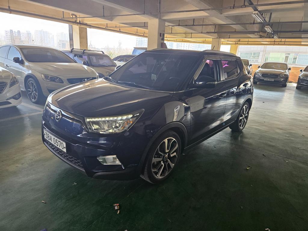 Ssangyong Tivoli 2016 Azul - Importación desde Corea - HF Imports Iquique - Foto 1