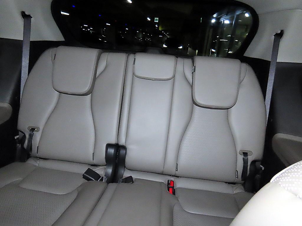 KIA Carnival - Vista 8