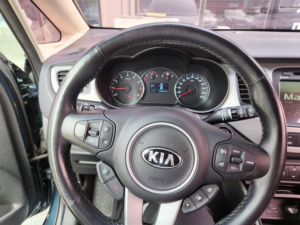 KIA Carens - Vista 8