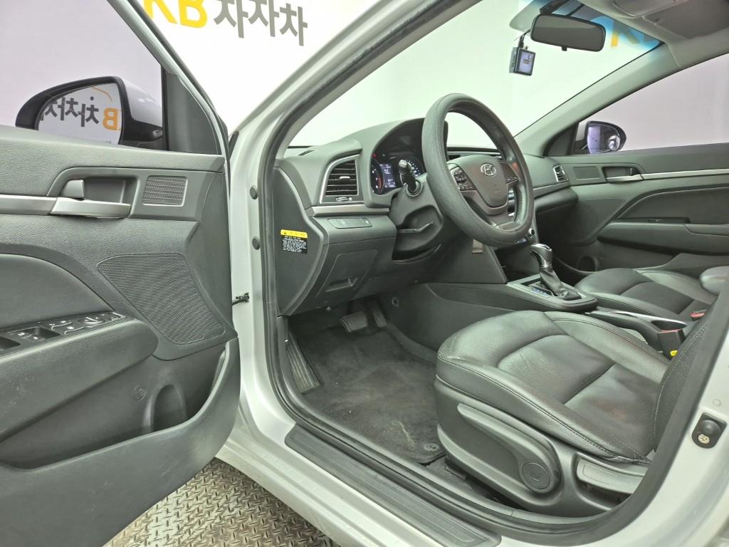 HYUNDAI Avante 2016 Gris - Importación desde Corea - HF Imports Iquique - Foto 17