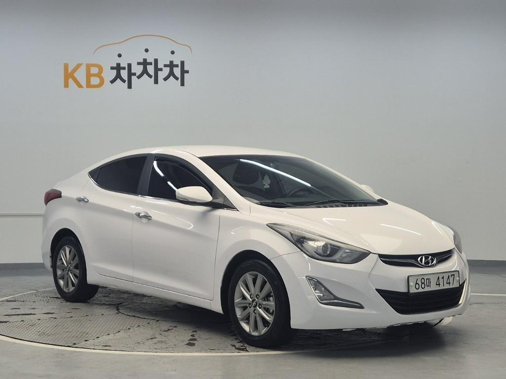 HYUNDAI Avante - Vista 4