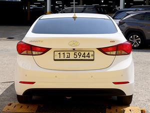 HYUNDAI Avante - Vista 6