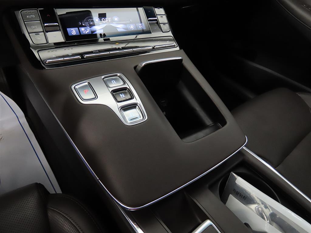 HYUNDAI Grandeur - Vista 9