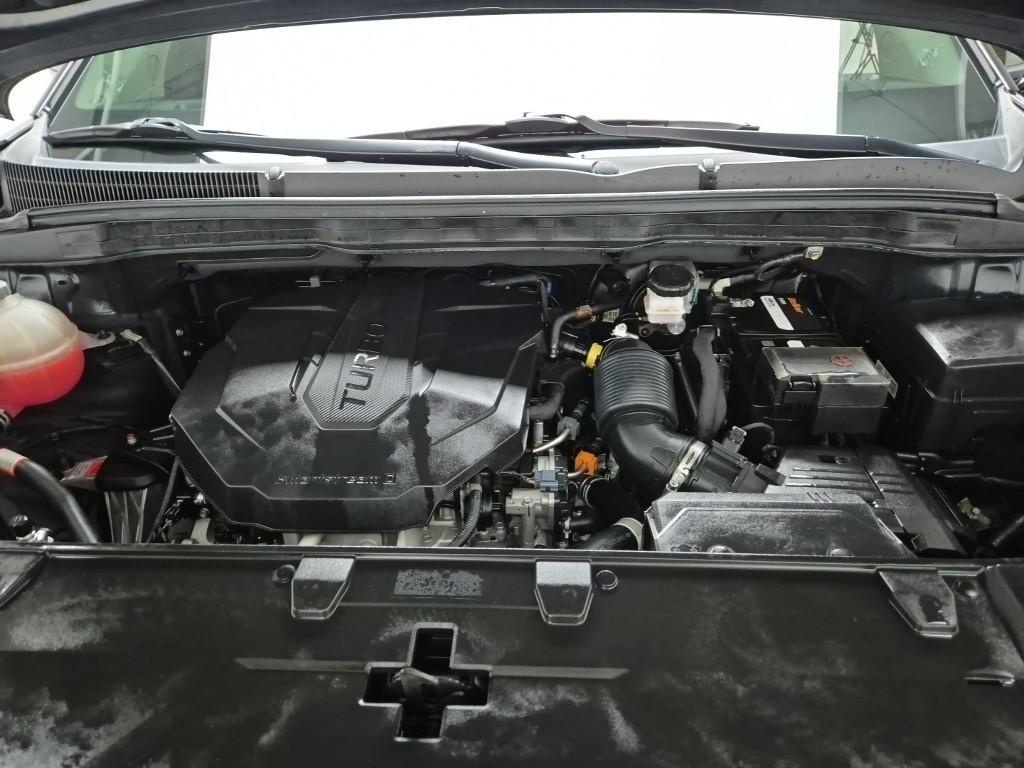 KIA Carnival - Vista 5