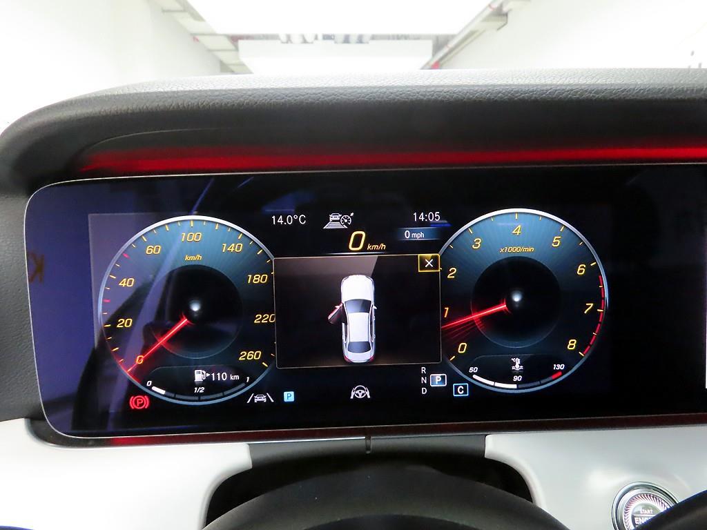 Mercedes Benz E class - Vista 5