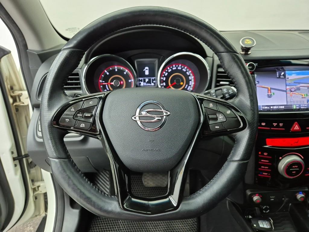 Ssangyong Tivoli - Vista 9