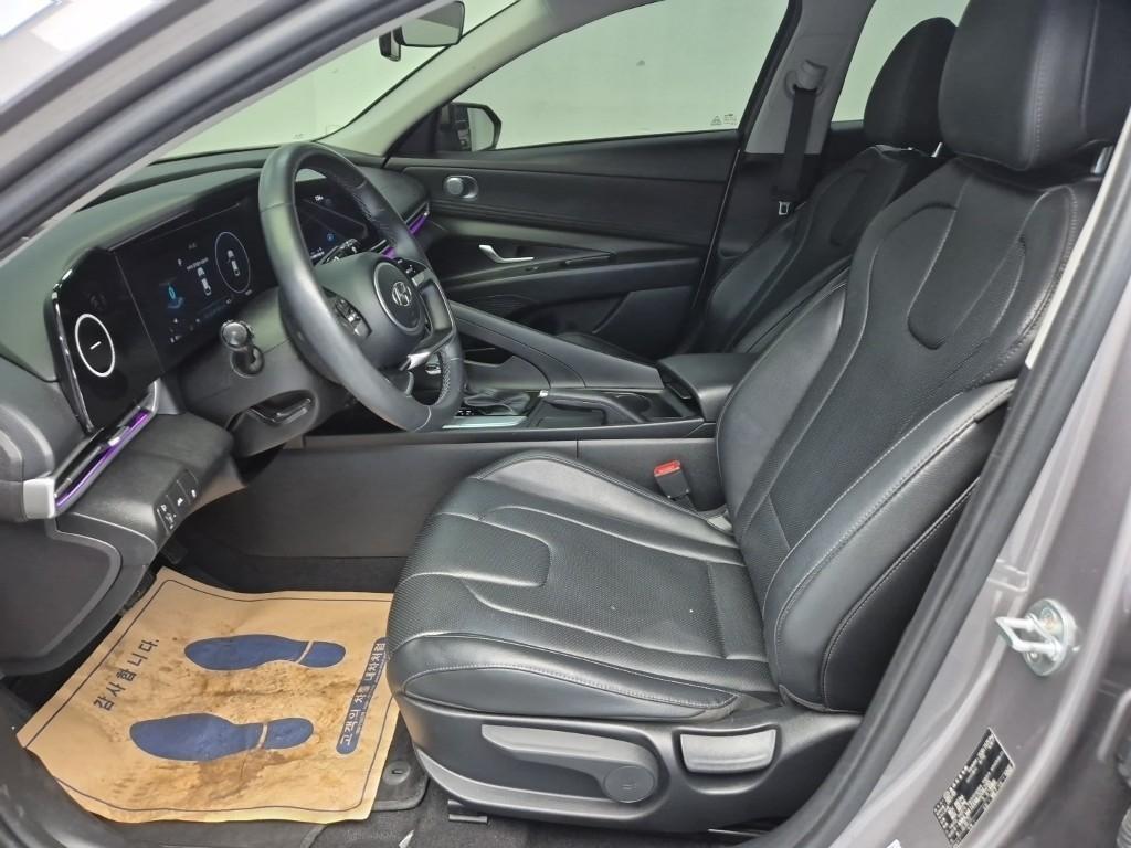 HYUNDAI Avante - Vista 11