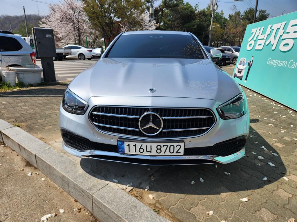 Mercedes Benz E class - Vista 2