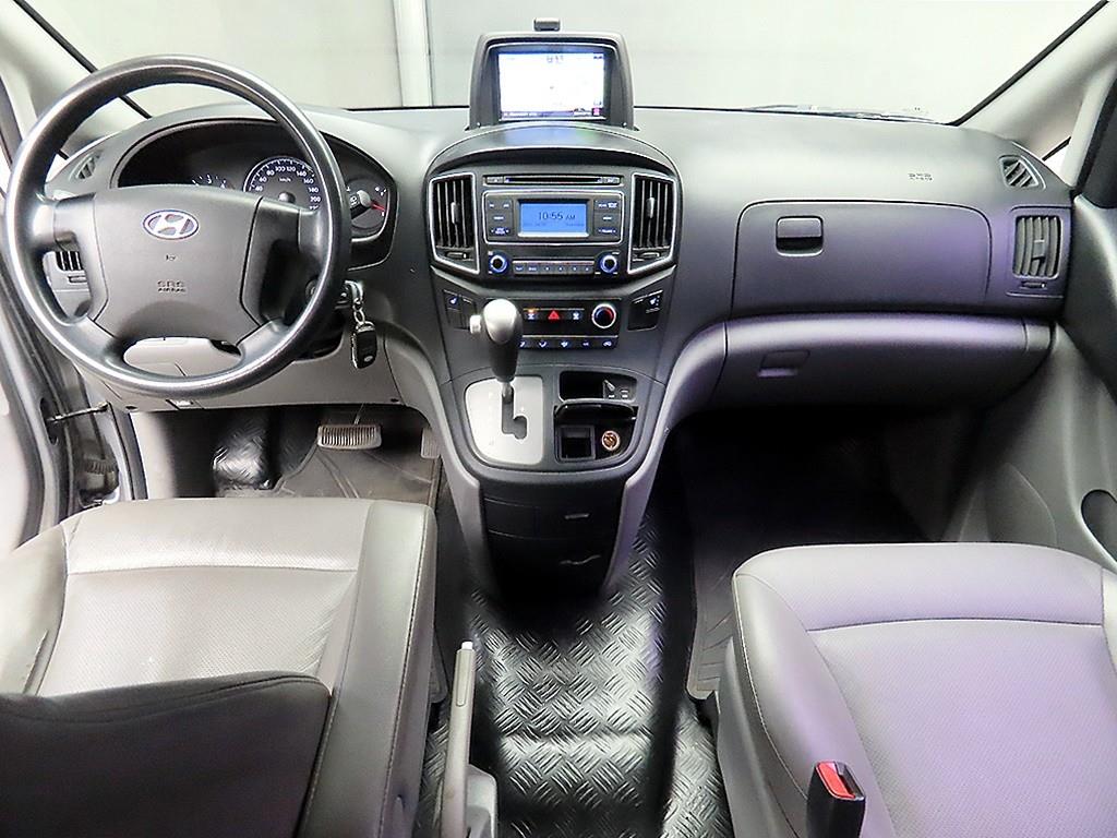 HYUNDAI Starex - Vista 7