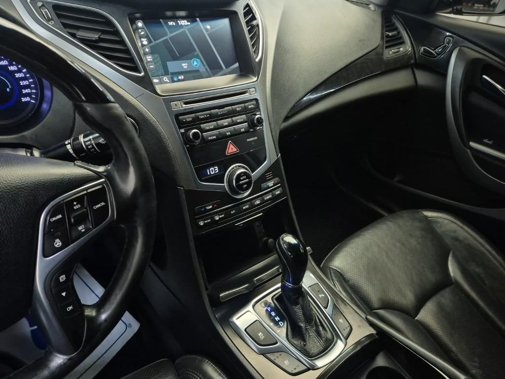 HYUNDAI Grandeur - Vista 10