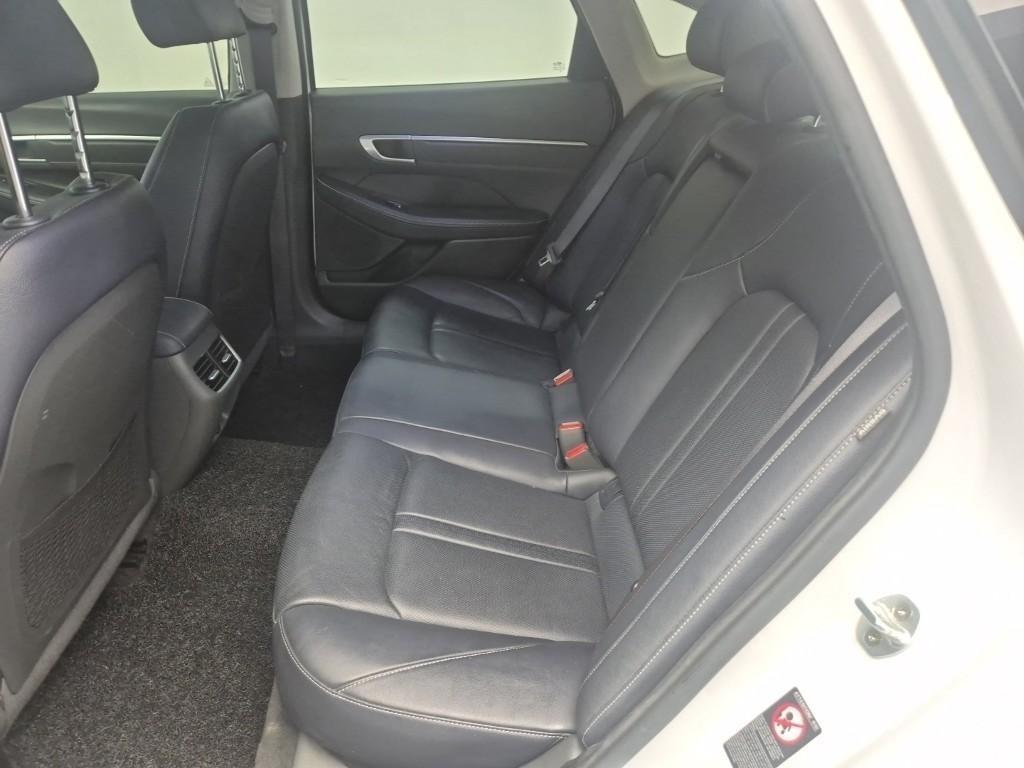 HYUNDAI Sonata - Vista 12