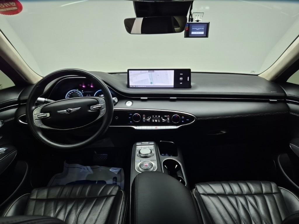 Genesis GV70 - Vista 7