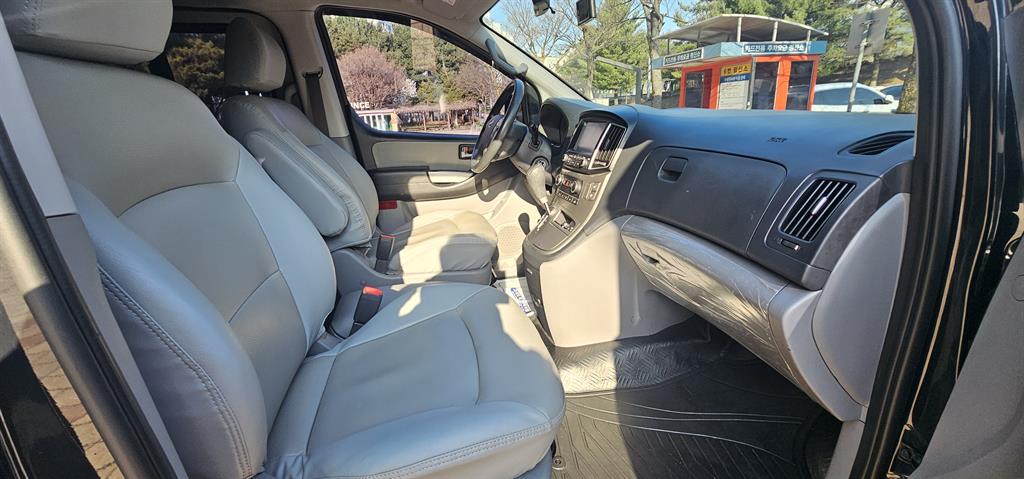 HYUNDAI Starex - Vista 11