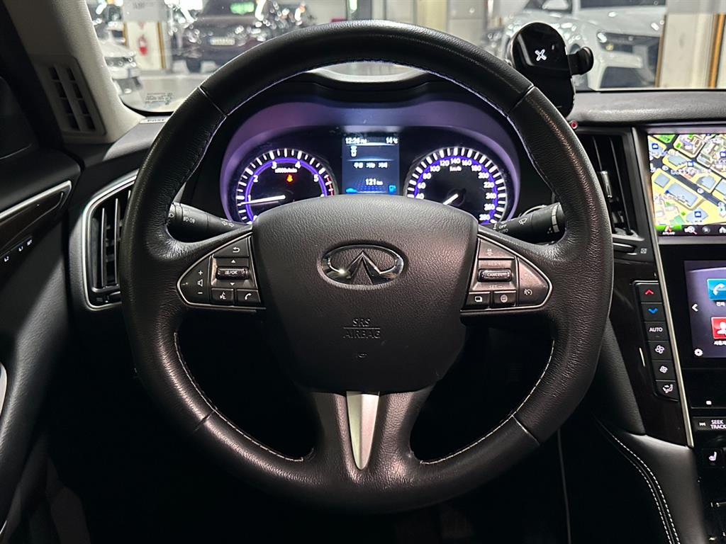 Infiniti Q - Vista 10