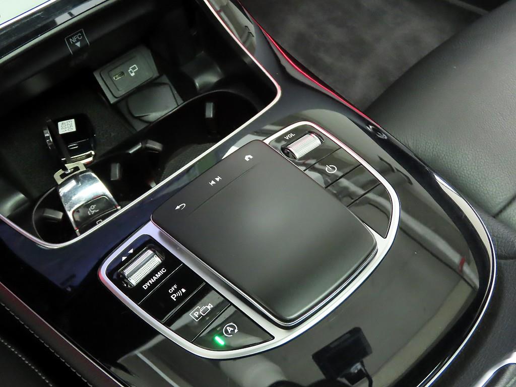 Mercedes Benz E class - Vista 11