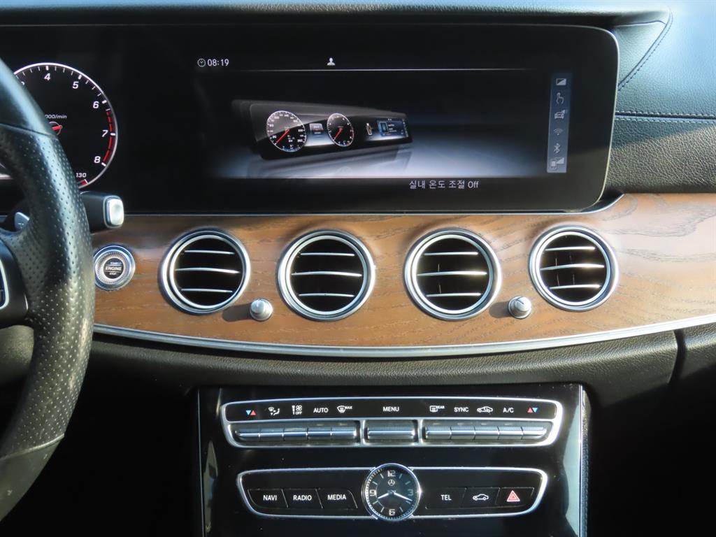 Mercedes Benz E class 2017 Blanco - Importación desde Corea - HF Imports Iquique - Foto 9