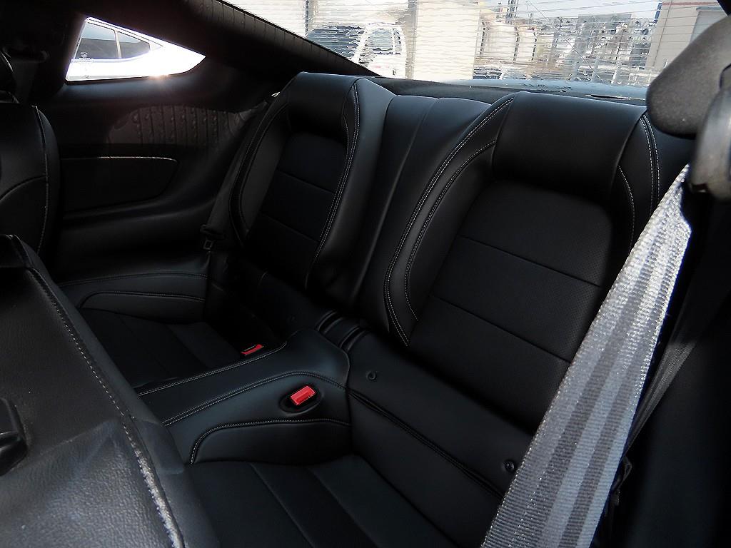 Ford Mustang - Vista 6