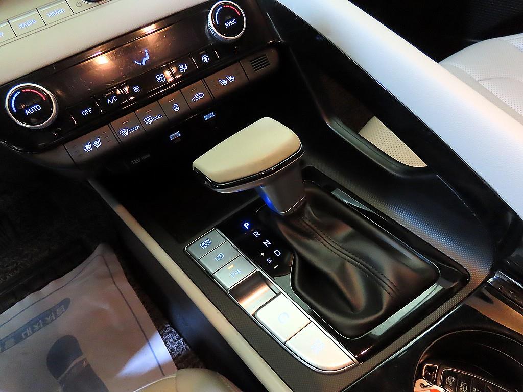 HYUNDAI Avante - Vista 12