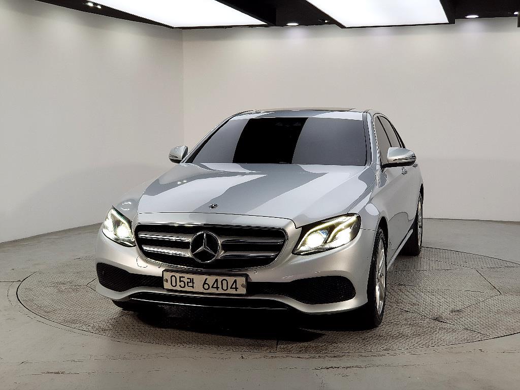 Mercedes Benz E class - Vista 2