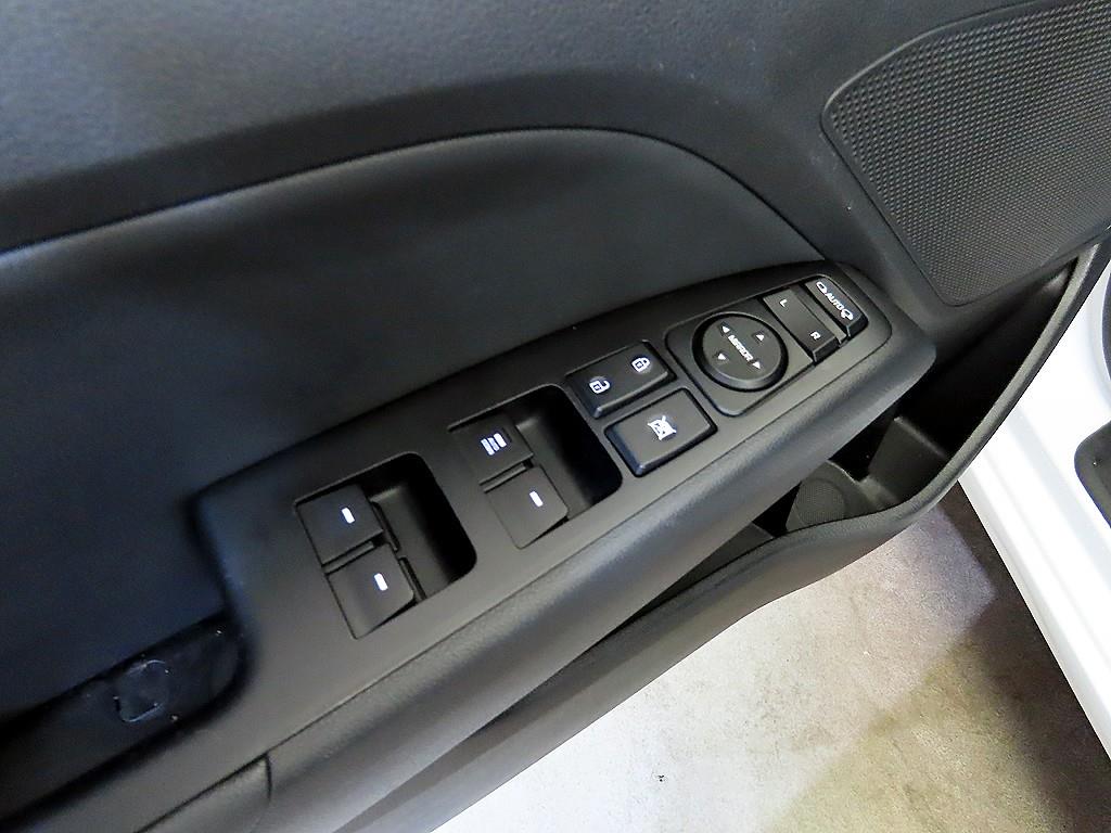 HYUNDAI Avante 2018 Blanco - Importación desde Corea - HF Imports Iquique - Foto 13