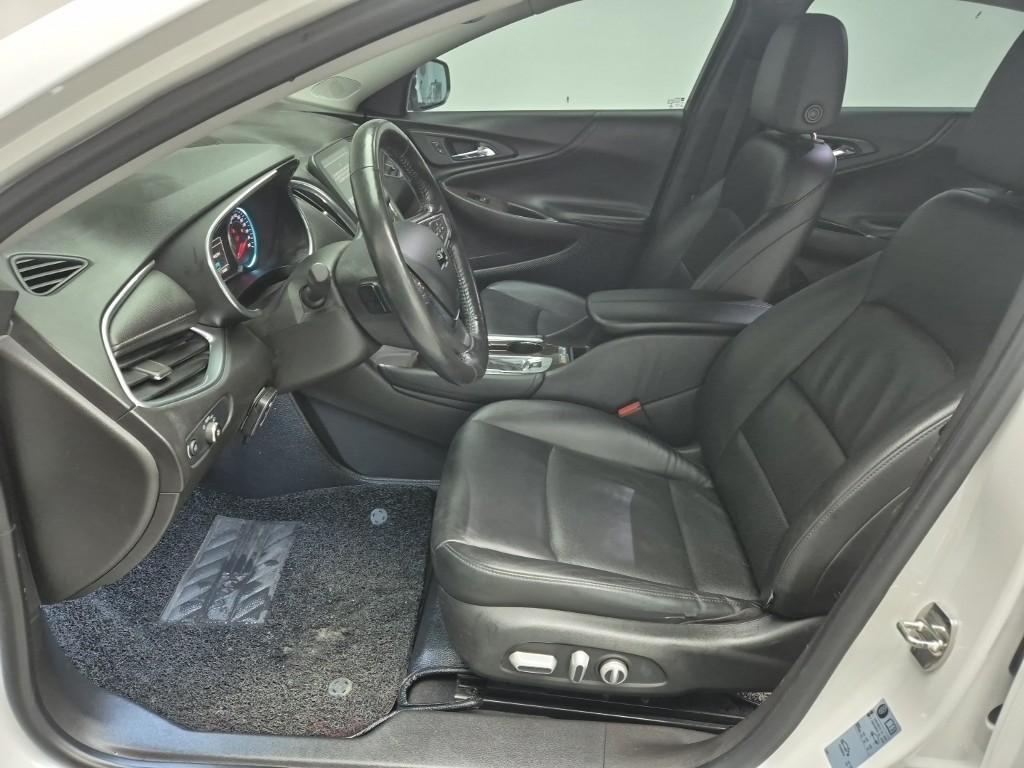 Chevrolet Malibu - Vista 11