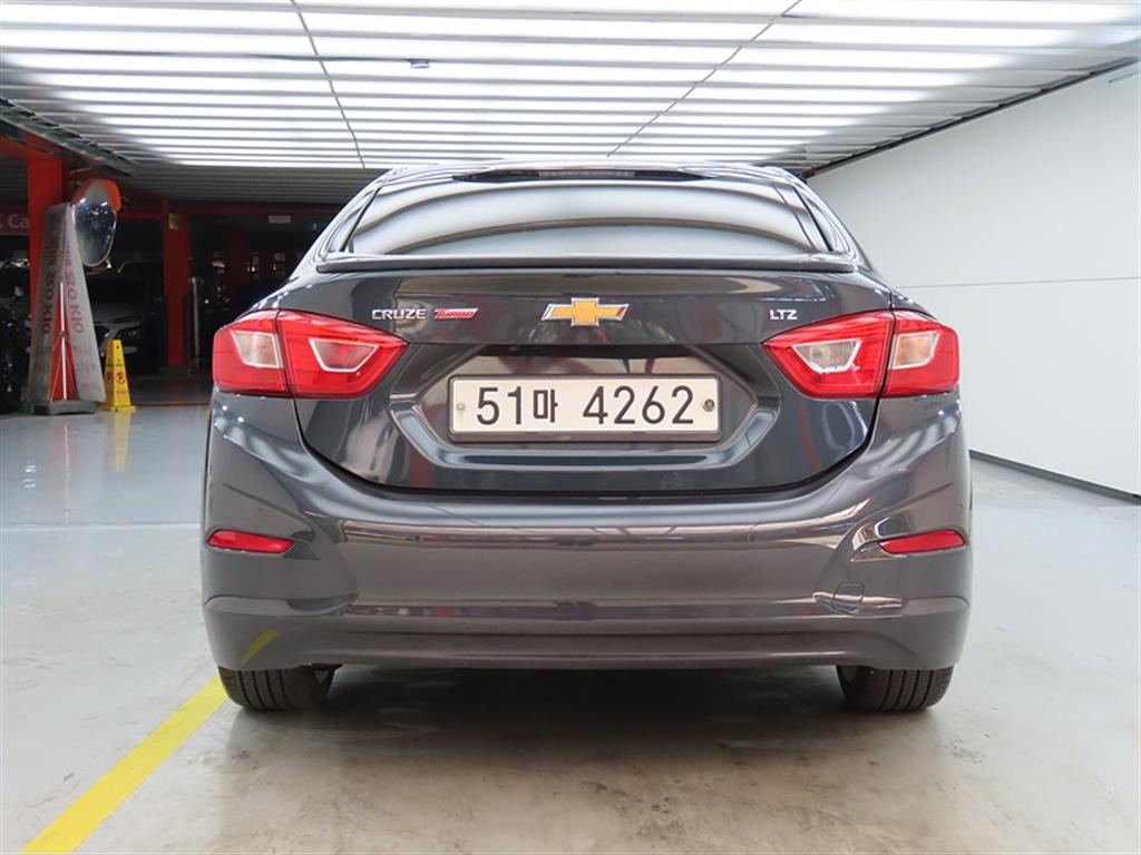 Chevrolet Cruise - Vista 3