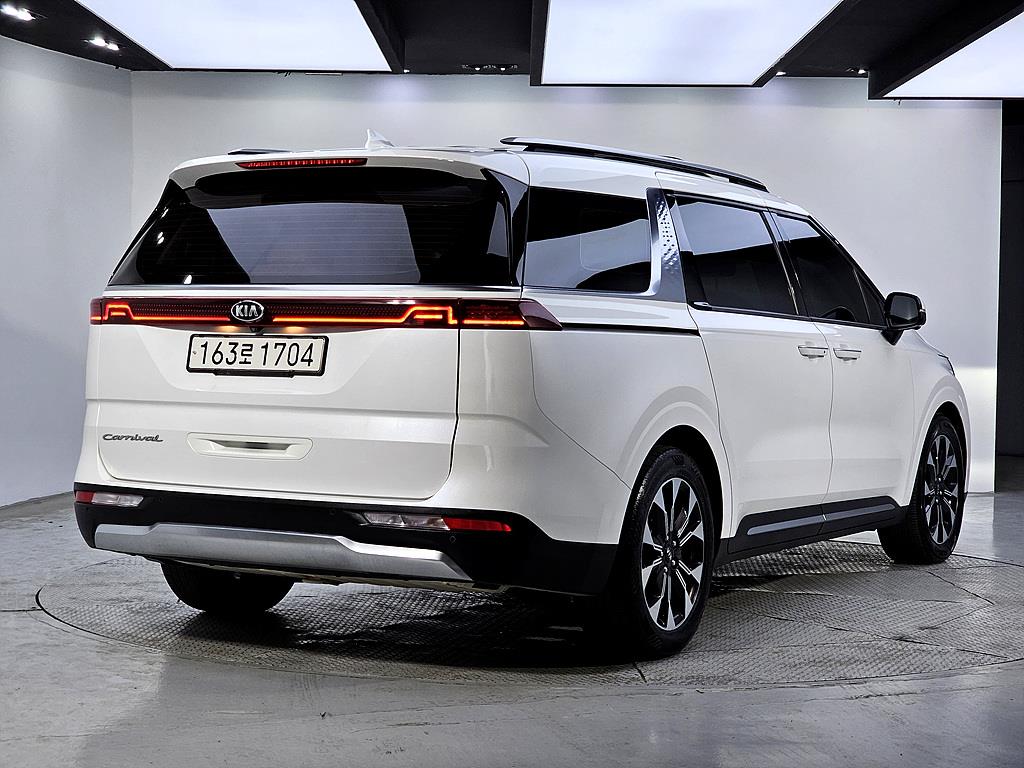 KIA Carnival - Vista 3
