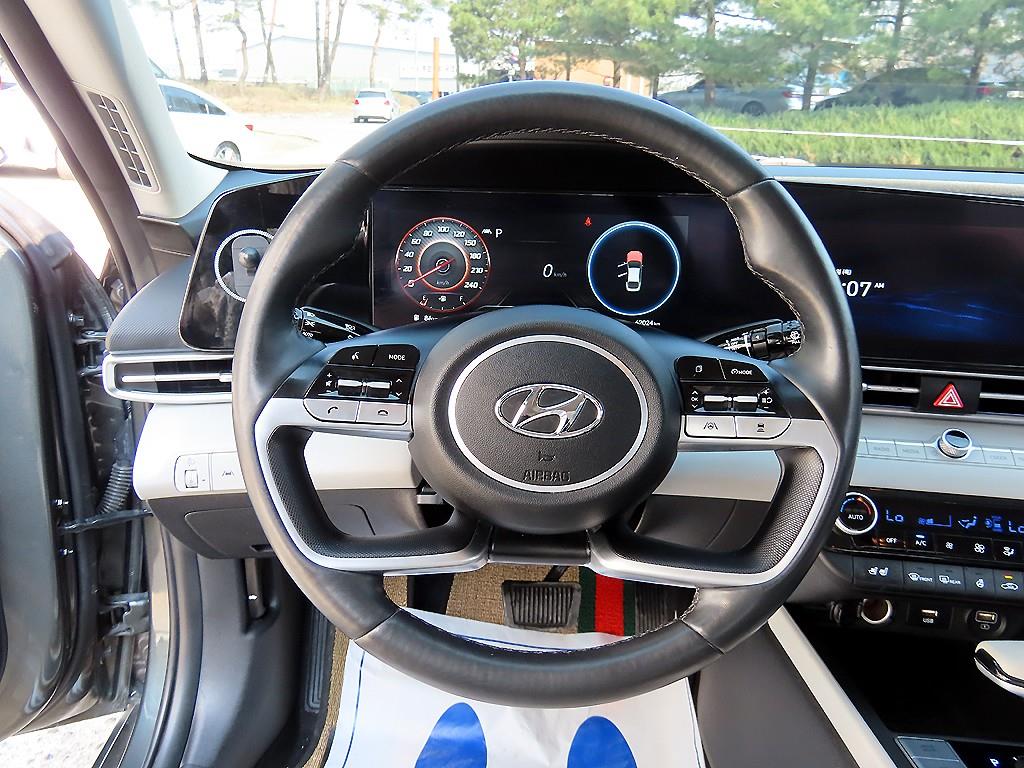 HYUNDAI Avante - Vista 8