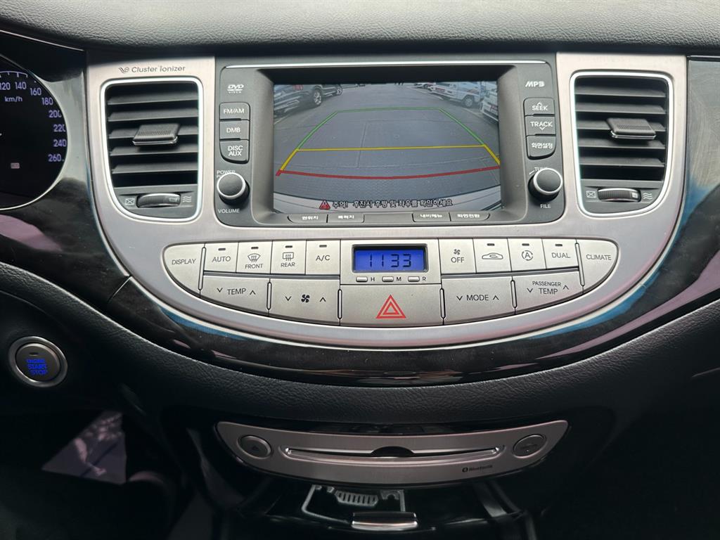 HYUNDAI Genesis - Vista 11