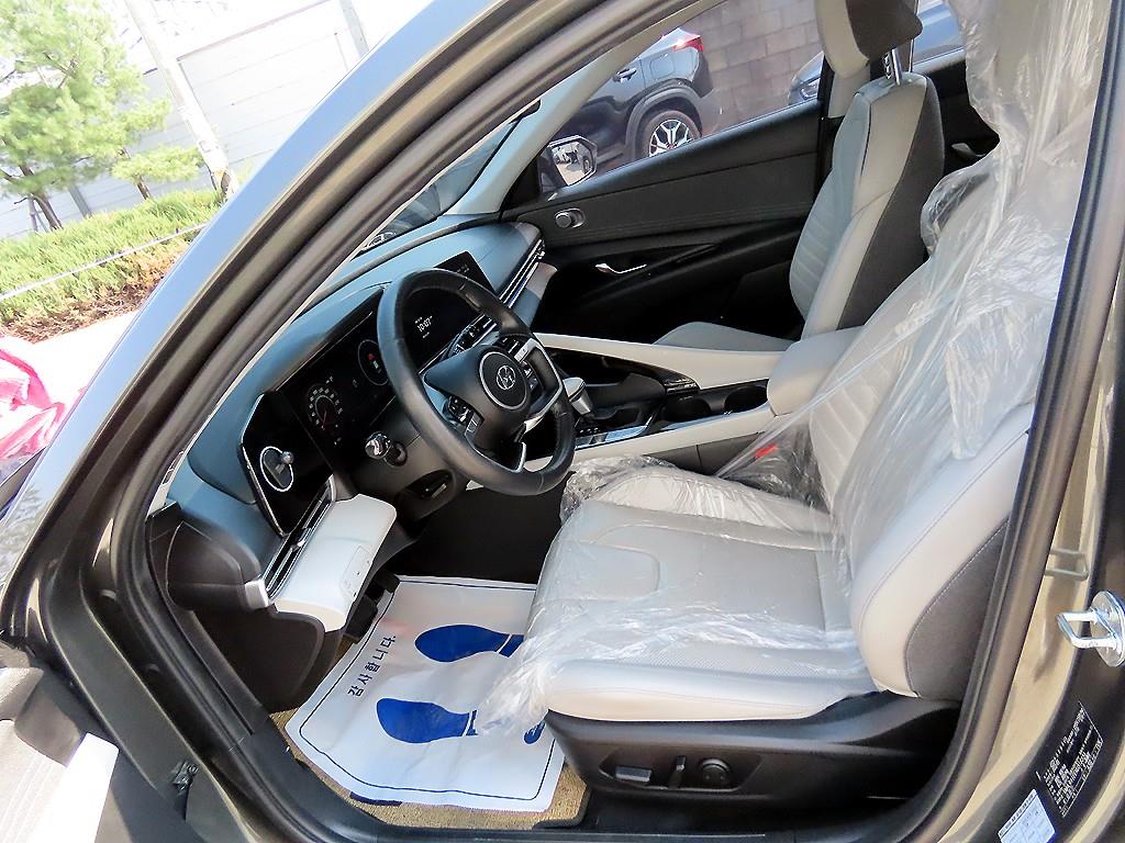 HYUNDAI Avante - Vista 5