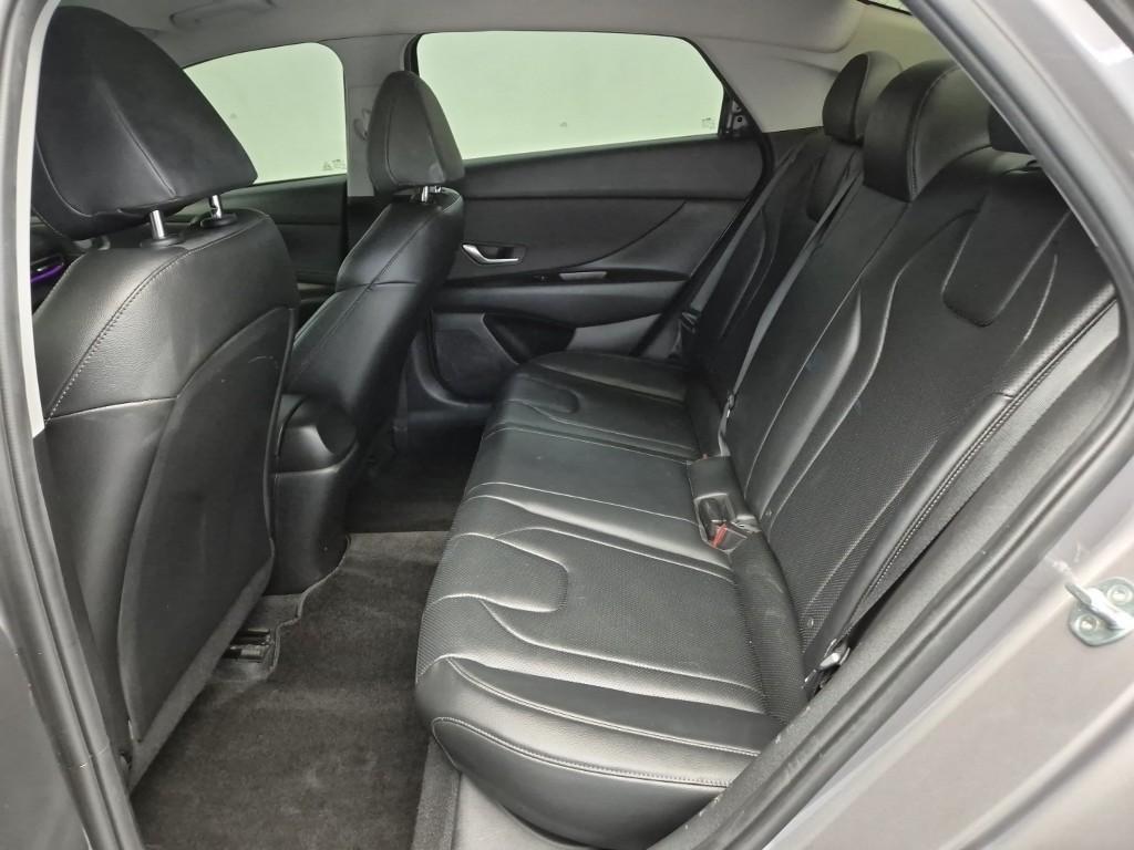 HYUNDAI Avante - Vista 12