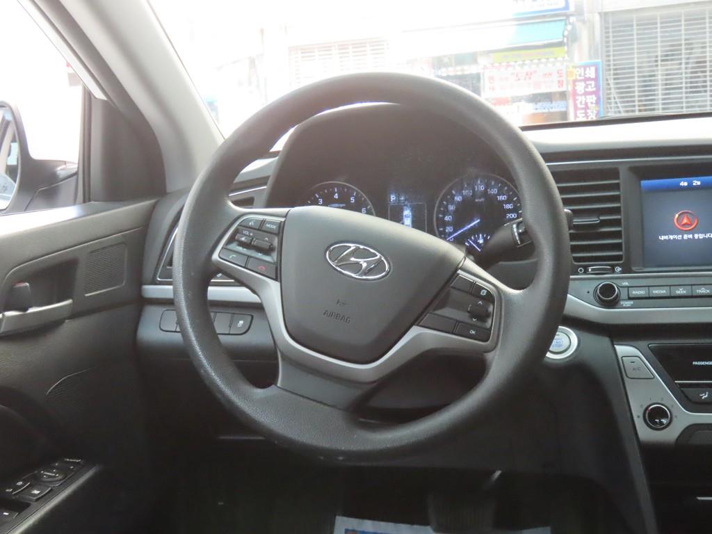 HYUNDAI Avante 2018 Blanco - Importación desde Corea - HF Imports Iquique - Foto 18