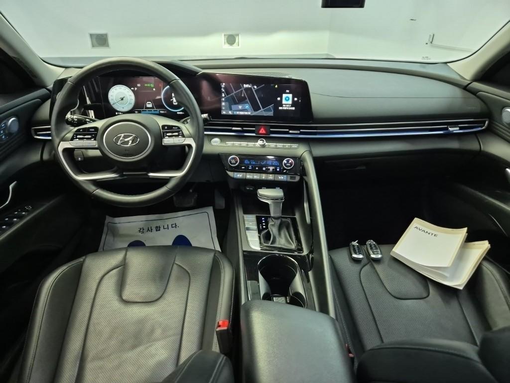 HYUNDAI Avante - Vista 7