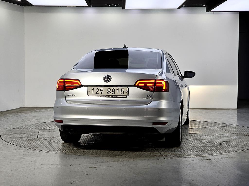 Volkswagen Jetta - Vista 3