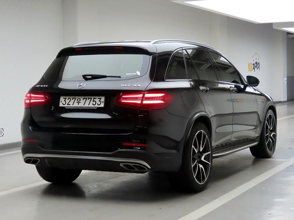 Mercedes Benz GLC Class - Vista 4