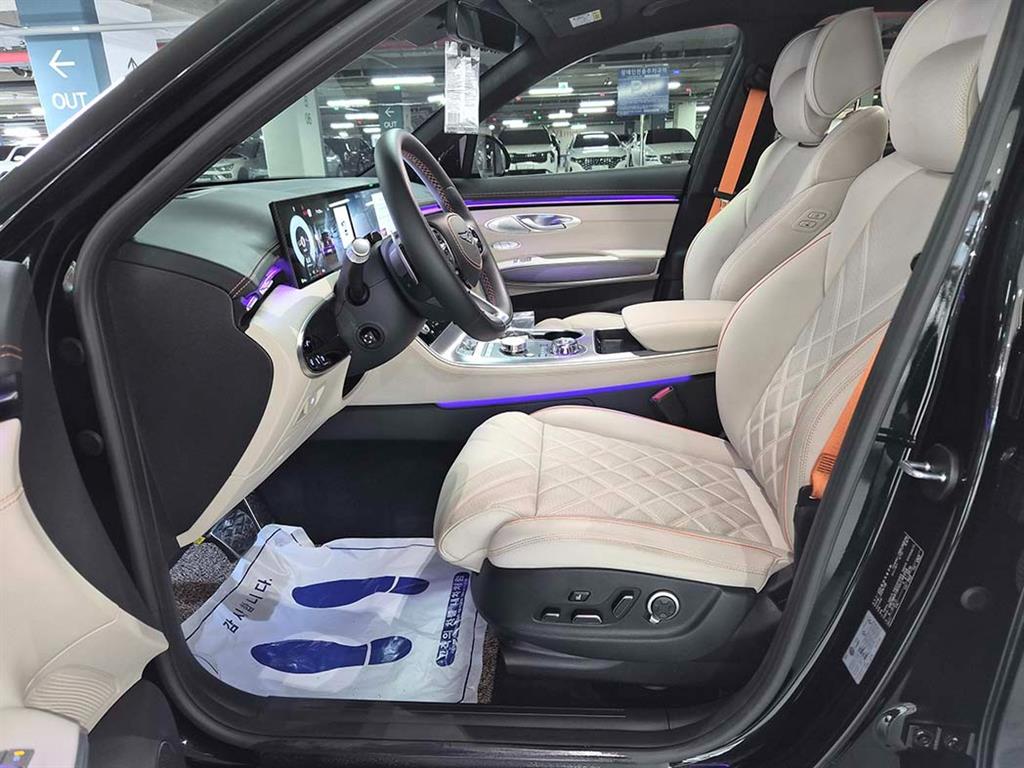 Genesis GV70 - Vista 6