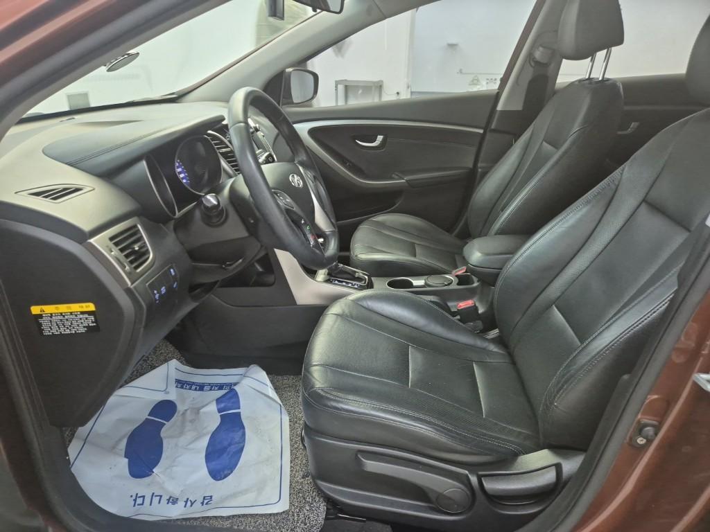 HYUNDAI i30 - Vista 11