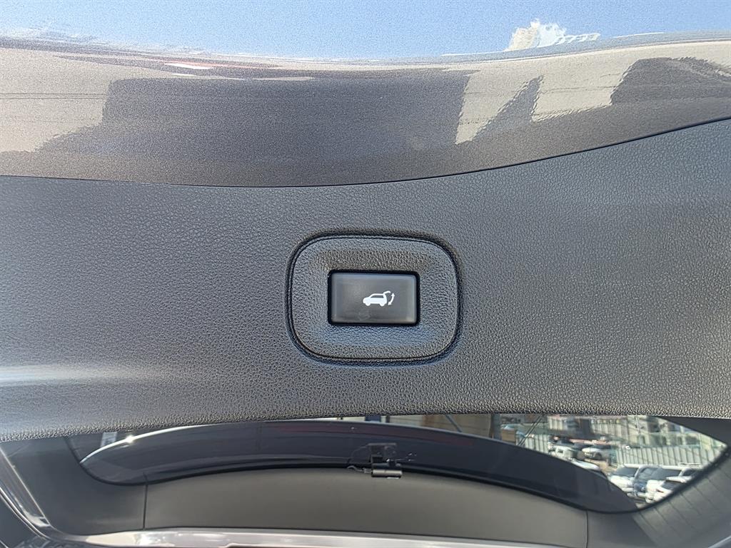 SAMSUNG QM6 - Vista 9