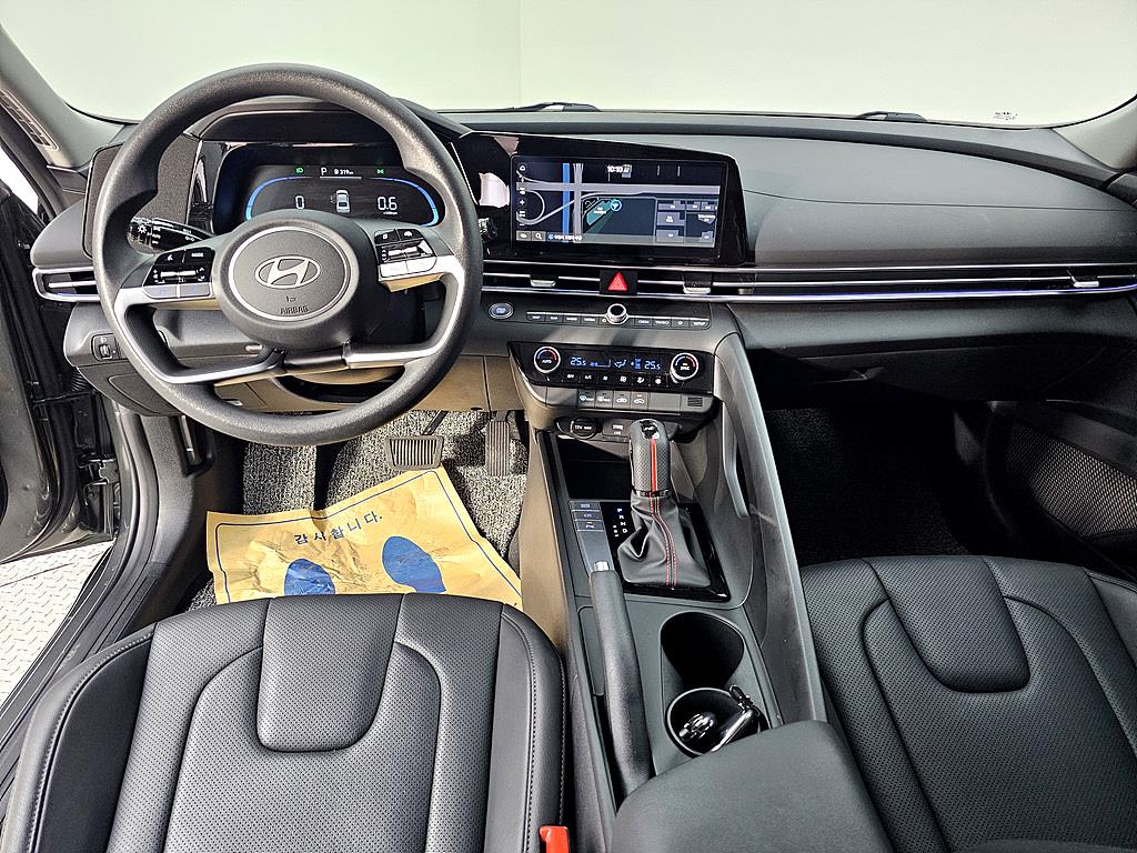 HYUNDAI Avante - Vista 5