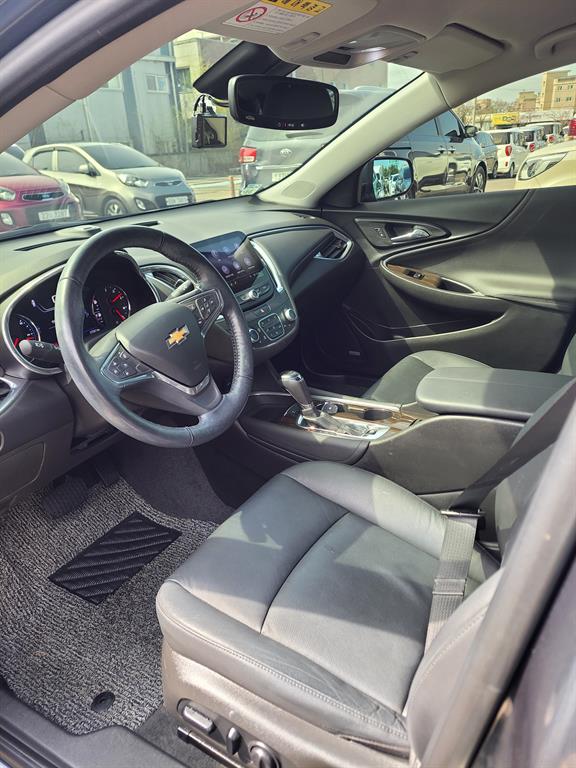 Chevrolet Malibu - Vista 5