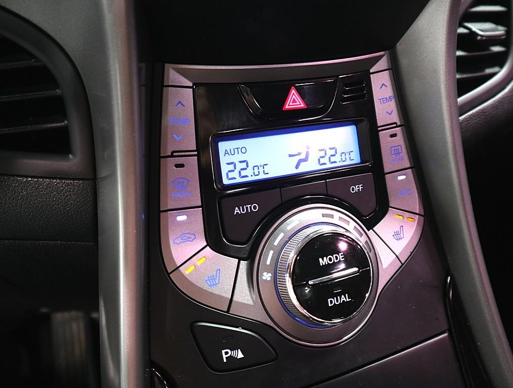 HYUNDAI Avante 2013 Negro - Importación desde Corea - HF Imports Iquique - Foto 13