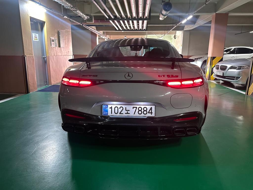 Mercedes Benz AMG GT - Vista 4