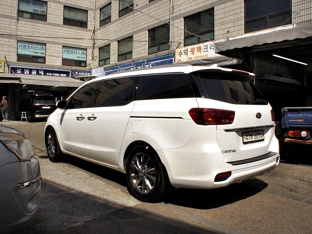KIA Carnival - Vista 7
