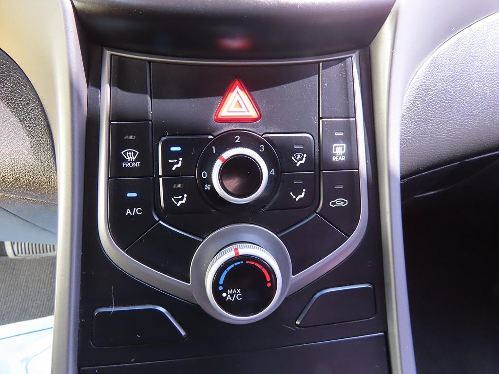 HYUNDAI Avante - Vista 12