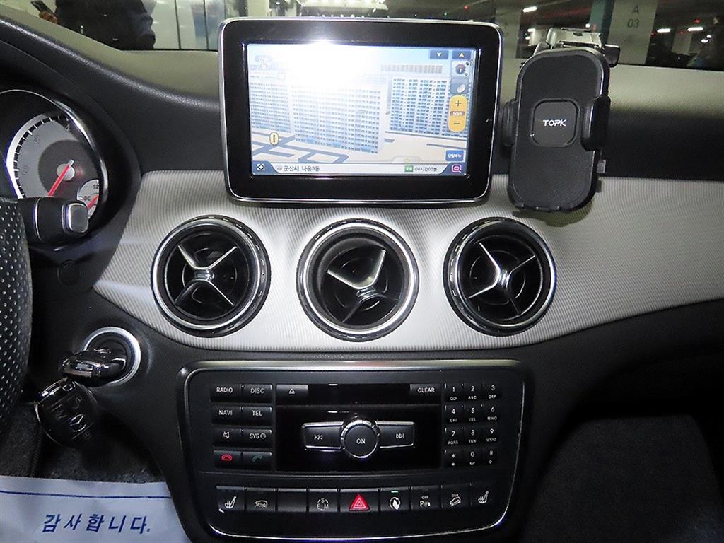 Mercedes Benz GLA Class - Vista 11