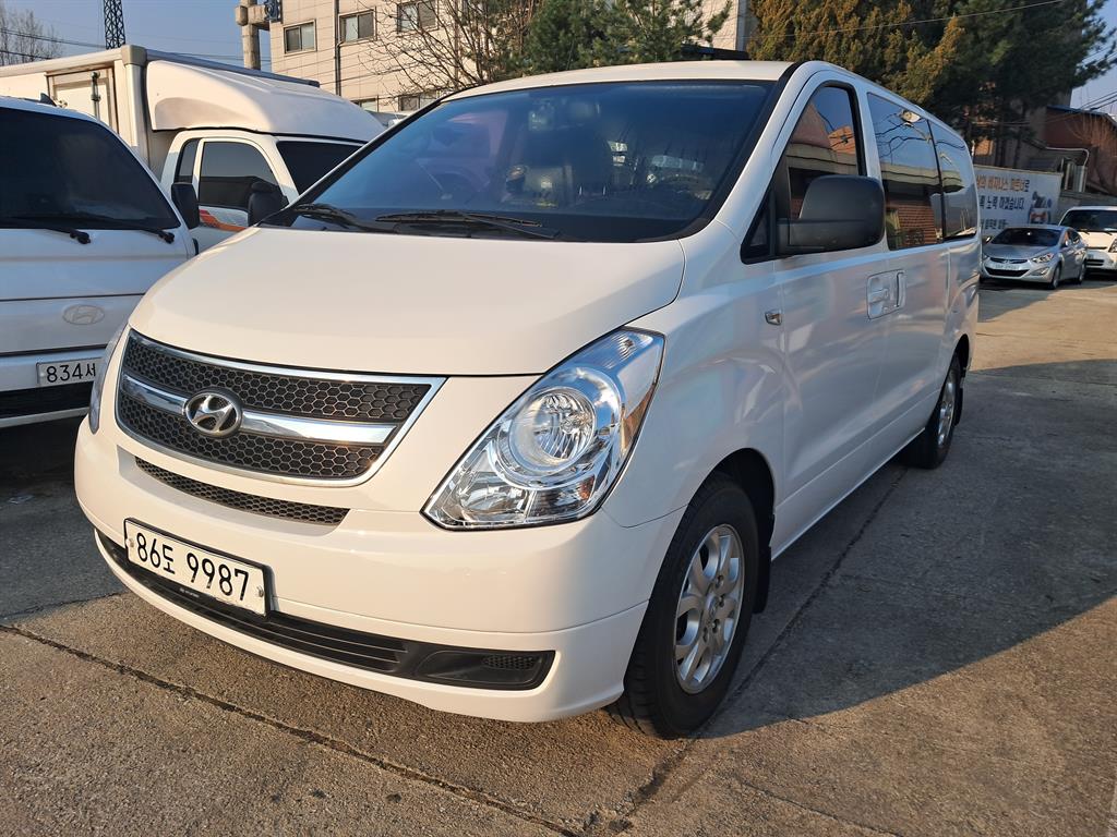 HYUNDAI Starex 2016 Blanco - Importación desde Corea - HF Imports Iquique - Foto 1