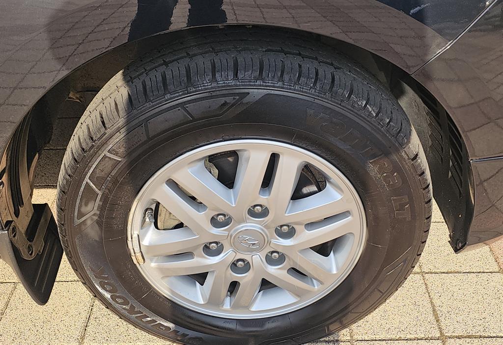 HYUNDAI Starex - Vista 7